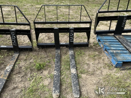 (Thonotosassa, FL) Fork Skid Steer Attachment (New) NOTE: This unit is being sold AS IS/WHERE IS via