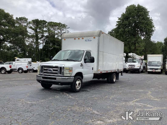 (Graysville, AL) 2009 Ford E350 Cargo Van Runs & Moves) (Minor Body Damage