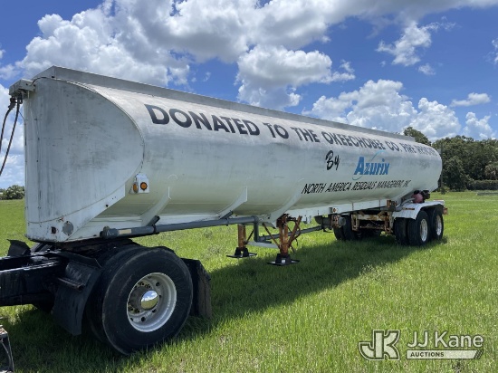 (Punta Gorda, FL) 1968 Fruehauf Water Tank Trailer, 9300 Gallons Towable
