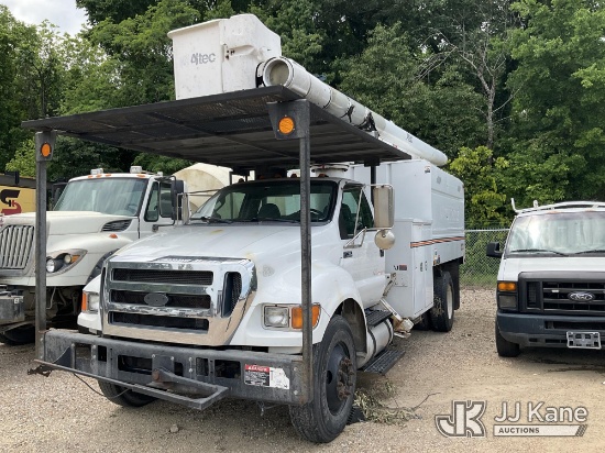 (Memphis, TN) Altec LR756, Over-Center Bucket Truck mounted behind cab on 2015 Ford F750 Chipper Dum
