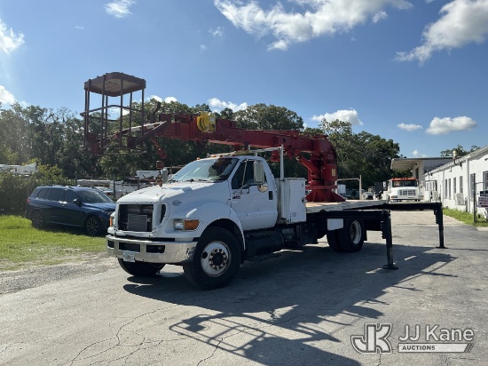 (Ocala, FL) Willkie 72R, Telescopic Non-Insulated Sign Crane/Platform Lift rear mounted on 2011 Ford