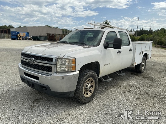 (Moncks Corner, SC) 2011 Chevrolet Silverado 3500HD 4x4 Crew-Cab Service Truck Runs & Moves) (Paint 