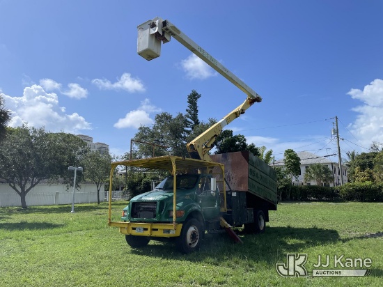 (Fort Lauderdale, FL) Versalift VO255-RV, Over-Center Bucket Truck mounted behind cab on 2005 Ford F