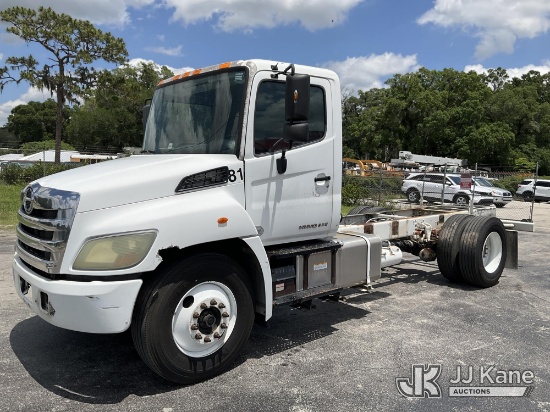 (Ocala, FL) 2016 Hino Conventional Cab Cab & Chassis Runs & Moves) (Minor Body and Paint Damage, No 