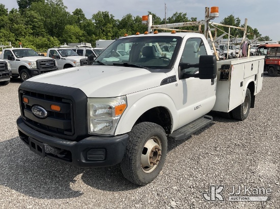 (Verona, KY) 2015 Ford F350 SD 4x4 Service Truck, 8-cyl gas, Auto, A/C, (257,170 miles)