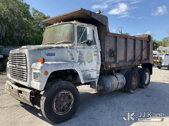 (Ocala, FL) 1989 Ford LNT8000F T/A Dump Truck Not Running, Condition Unknown, Body & Paint Damage