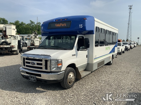 (Verona, KY) 2018 Ford Econoline 14 Passenger Bus Runs & Moves) (Check Engine Light On, Passenger Do