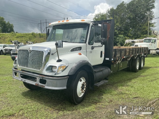 (Florence, SC) 2006 International 7500 Flatbed Truck Runs & Moves) (Engine Surges, Check AC Light On