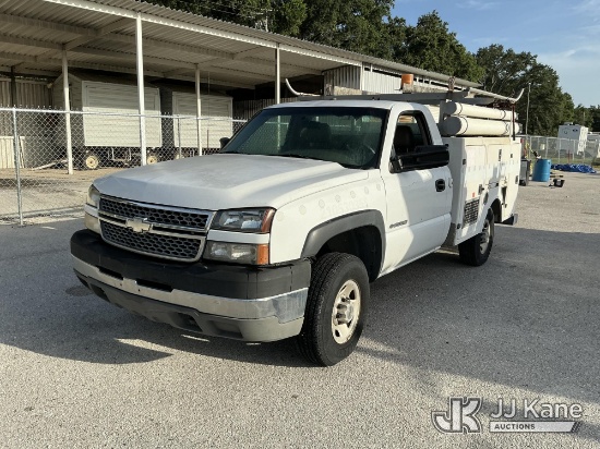 (Tampa, FL) 2005 Chevrolet Silverado 2500HD Enclosed Service Truck Runs & Moves) (Check Engine Light