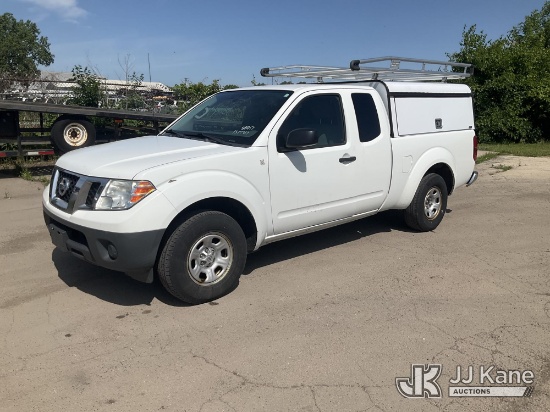 (South Beloit, IL) 2016 Nissan Frontier Extended-Cab Pickup Truck Runs & Moves) (Paint Damage
