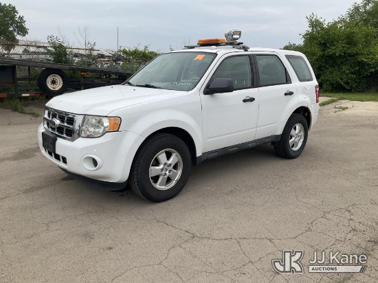 (South Beloit, IL) 2012 Ford Escape 4x4 4-Door Sport Utility Vehicle Runs & Moves) (Rust/Paint Damag