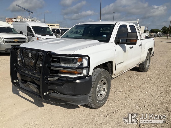 (Waxahachie, TX) 2018 Chevrolet Silverado 1500 4x4 Extended-Cab Pickup Truck Runs & Moves) (Minor Bo