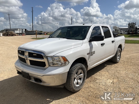 (Houston, TX) 2019 RAM 1500 4x4 Crew-Cab Pickup Truck Runs & Moves) (Cracked Windshield, Tire Pressu