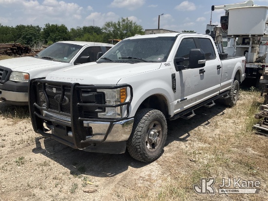 (San Antonio, TX) 2017 Ford F250 SD 4x4 Crew-Cab Pickup Truck Runs & Moves) (Check Engine Light On, 