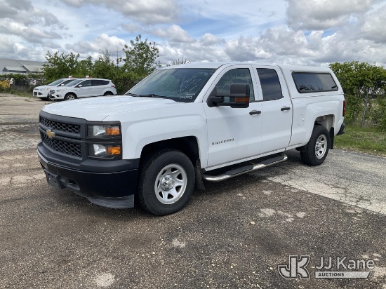 (South Beloit, IL) 2015 Chevrolet Silverado 1500 4x4 Extended-Cab Pickup Truck Runs & Moves) (Paint 