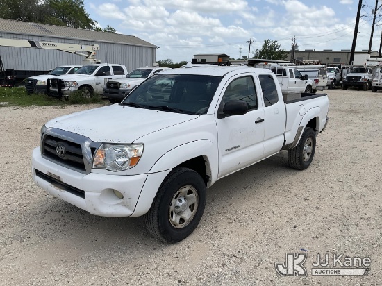 (San Antonio, TX) 2010 Toyota Tacoma Extended-Cab Pickup Truck Runs & Moves) (Airbag Light On, Maint