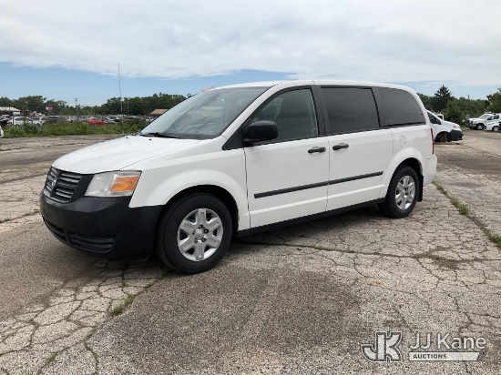 (South Beloit, IL) 2008 Dodge Grand Caravan Mini Passenger Van Runs & Moves) (Loud Exhaust, Rear Sea