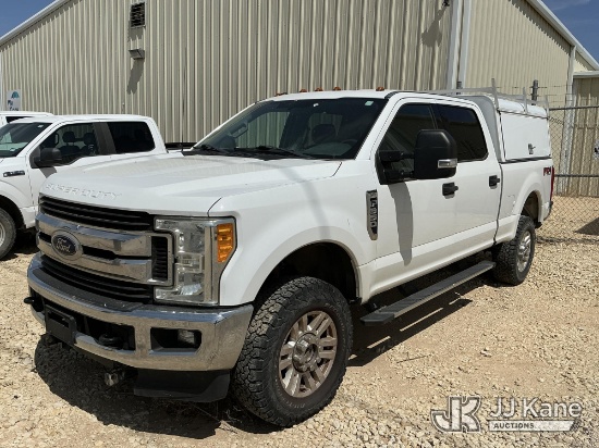 (Roscoe, TX) 2017 Ford F350 4x4 Crew-Cab Pickup Truck Runs & Moves) (Jump To Start, Body Damage