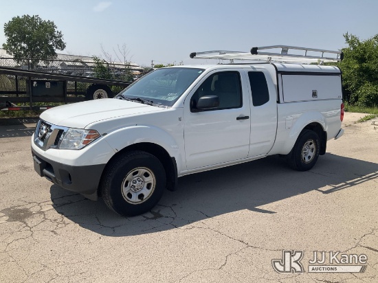 (South Beloit, IL) 2017 Nissan Frontier Extended-Cab Pickup Truck Runs & Moves) (Paint Damage, Rust 