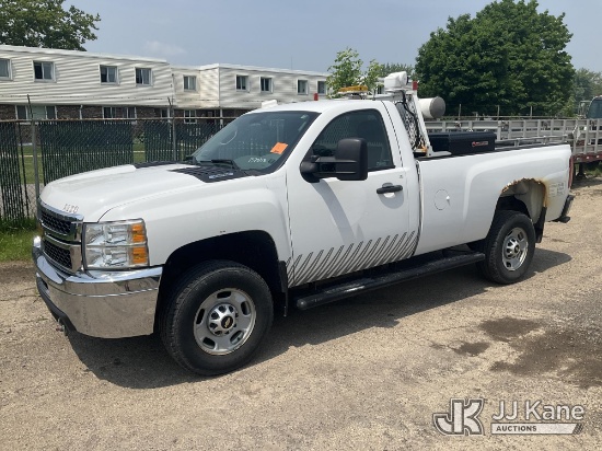 (Neenah, WI) 2013 Chevrolet Silverado 2500HD 4x4 Pickup Truck Runs & Moves) (Rust Damage