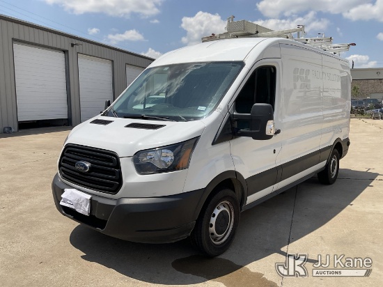 (Houston, TX) 2019 Ford Transit Connect Cargo Van Runs & Moves) (Windshield Is Cracked