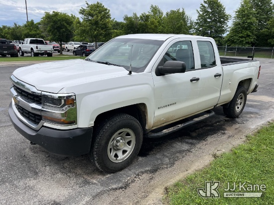 (Fayetteville, AR) 2016 Chevrolet Silverado 1500 4x4 Crew-Cab Pickup Truck Runs & Moves) (Body Damag