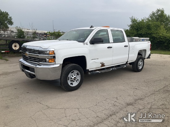 (South Beloit, IL) 2017 Chevrolet Silverado 2500HD 4x4 Crew-Cab Pickup Truck Run & Moves) (Fuel Tank