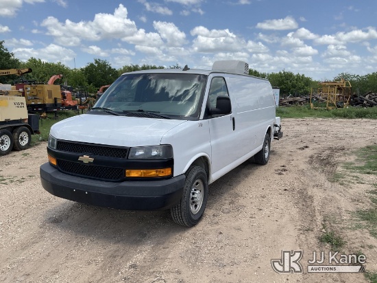 (San Antonio, TX) 2018 Chevrolet Express G2500 Extended Cargo Van Runs & Moves) (Jump To Start, Chec