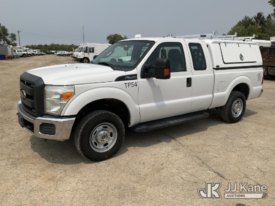 (South Beloit, IL) 2016 Ford F-250 SD 4x4 Extended-Cab Pickup Truck Runs & Moves) (Body Damage-Rear,