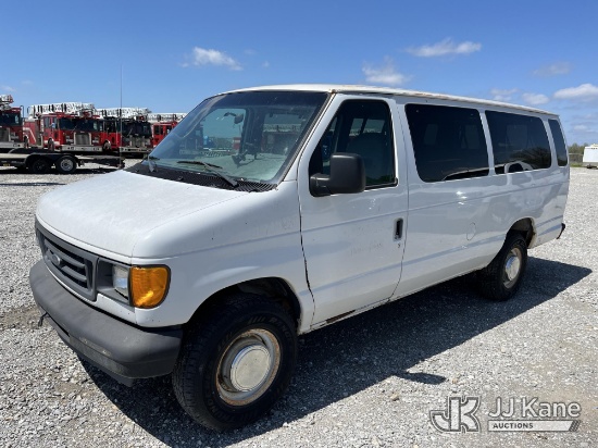 (Hawk Point, MO) 2005 Ford E350 Passenger Van Not Running, Condition Unknown, Cranks, Jump To Crank,