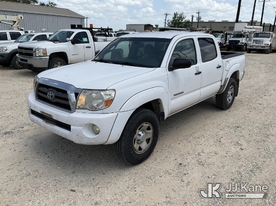 (San Antonio, TX) 2010 Toyota Tacoma Crew-Cab Pickup Truck Runs & Moves) (Maintenance Required Light