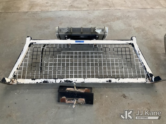 (South Beloit, IL) Headache Rack w/ strobe light NOTE: This unit is being sold AS IS/WHERE IS via Ti