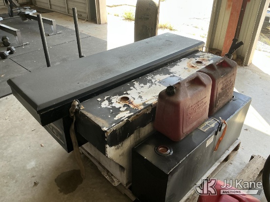 (La Grange, TX) 36 gallon diesel fuel tank Unable to verify if pump operates