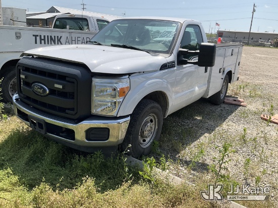 (Topeka, KS) 2016 Ford F-250 SD Pickup Truck Runs) (Does Not Move, Transmission Issue, Transmission 