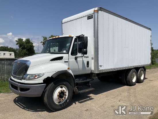 (Neenah, WI) 2013 International Durastar 4400 T/A Van Body Truck Runs, Moves)(No Passenger Seat, Rol