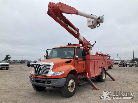 (Wichita, KS) Altec AM50, Over-Center Material Handling Bucket Truck rear mounted on 2005 Internatio
