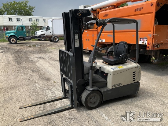 (Neenah, WI) 2015 Crown S200 Solid Tired Forklift Runs, Moves & Operates
