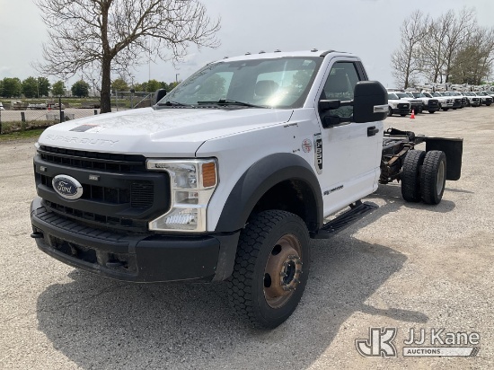 (Kansas City, MO) 2020 Ford F550 4x4 Cab & Chassis Runs & Moves) (Has Cracks In The Frame, See Pics 