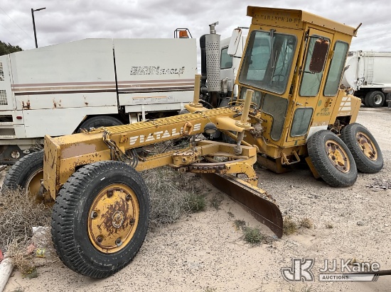 (Kermit, TX) 1987 Fiat Allis 65B Motor Grader Not Running, Condition Unknown) (Cracked Glass, Flat T