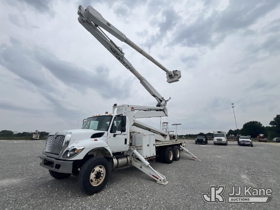 (Hawk Point, MO) Altec AM900-E100, Over-Center Double Elevator Bucket Truck rear mounted on 2014 Int