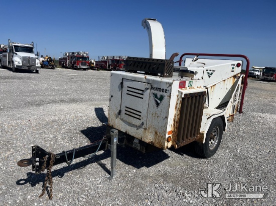(Hawk Point, MO) 2016 Vermeer BC1000XL Chipper (12in Drum), Seller states: Axle needs to be replaced