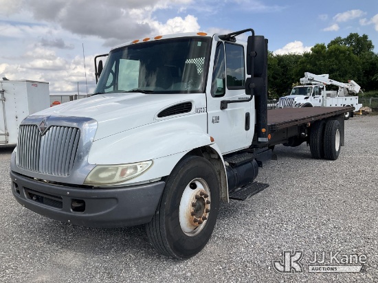 (Oklahoma City, OK) 2003 International 4300 Flatbed Truck, 24ft bed Runs & Moves