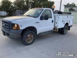 (Kearney, NE) 2007 Ford F350 SD 4x4 Service Truck Runs & Moves) (Jump to Start, Seat Damage