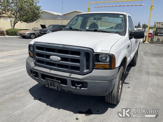 (Jurupa Valley, CA) 2006 Ford F-350 SD 4x4 Pickup Truck Runs & Moves) (Life Gate Non-Operational