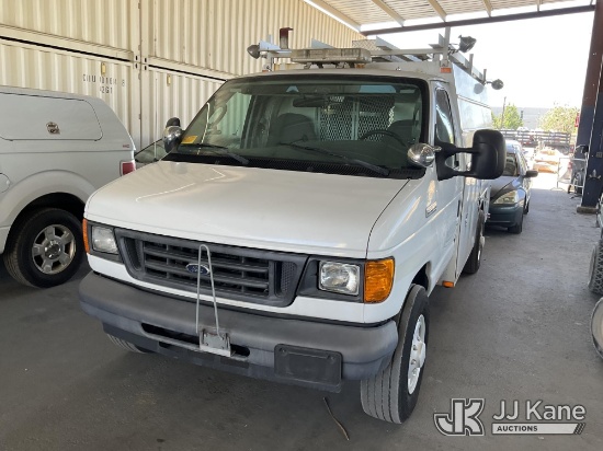 (Jurupa Valley, CA) 2006 Ford E-350 SD Cutaway Service Van Runs & Moves