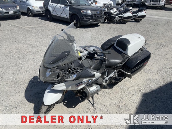 (Jurupa Valley, CA) 2016 BMW R1200RT Motorcycle Runs & Moves)(Runs Rough, Dash Warning Lights On