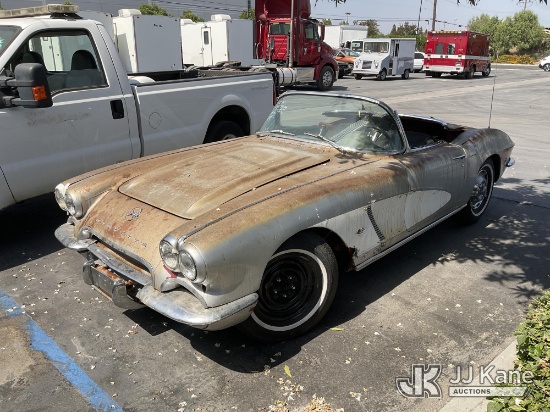 (Jurupa Valley, CA) 1961 Chevrolet Corvette 2-Door Sport Coupe Not Running, Condition Unknown) (No K