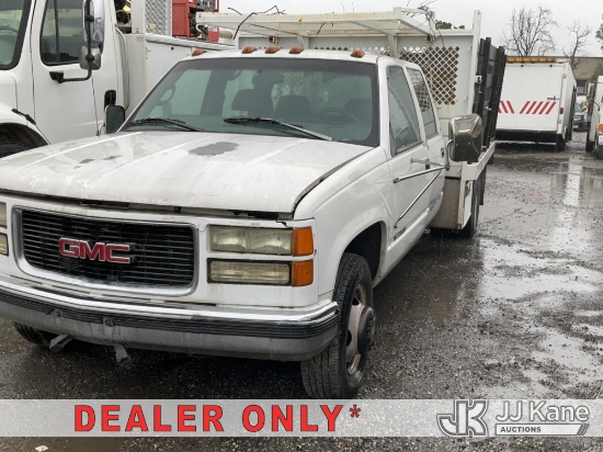 (Jurupa Valley, CA) 1999 GMC 3500 Crew-Cab Flatbed Truck Not Running, Condition Unknown