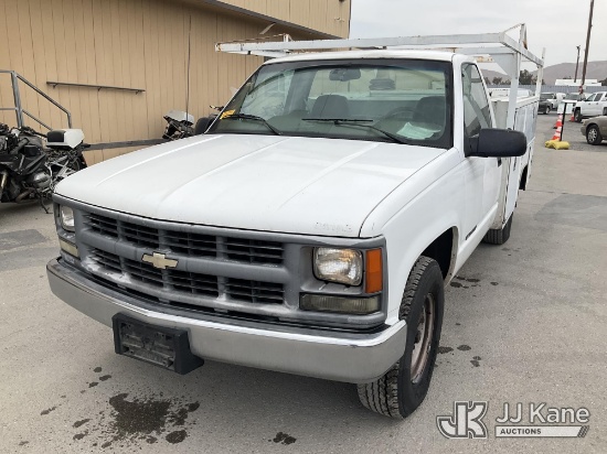 (Jurupa Valley, CA) 2000 Chevrolet C/K 3500 Service Truck Runs & Moves