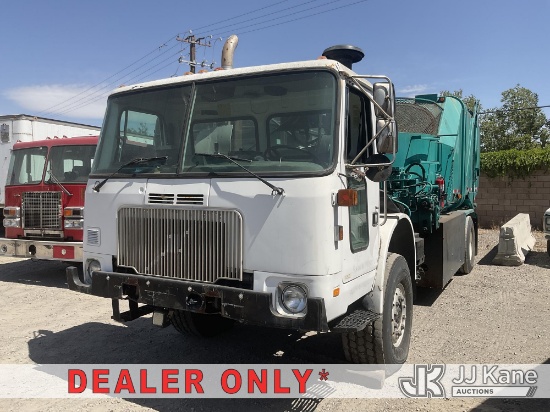 (Jurupa Valley, CA) 1999 Volvo WXLL Refuse/Trash Truck Not Running, Condition Unknown
